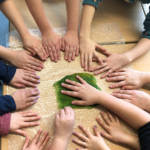 kinderhaende_filzen Kinderhände filzen zusammen